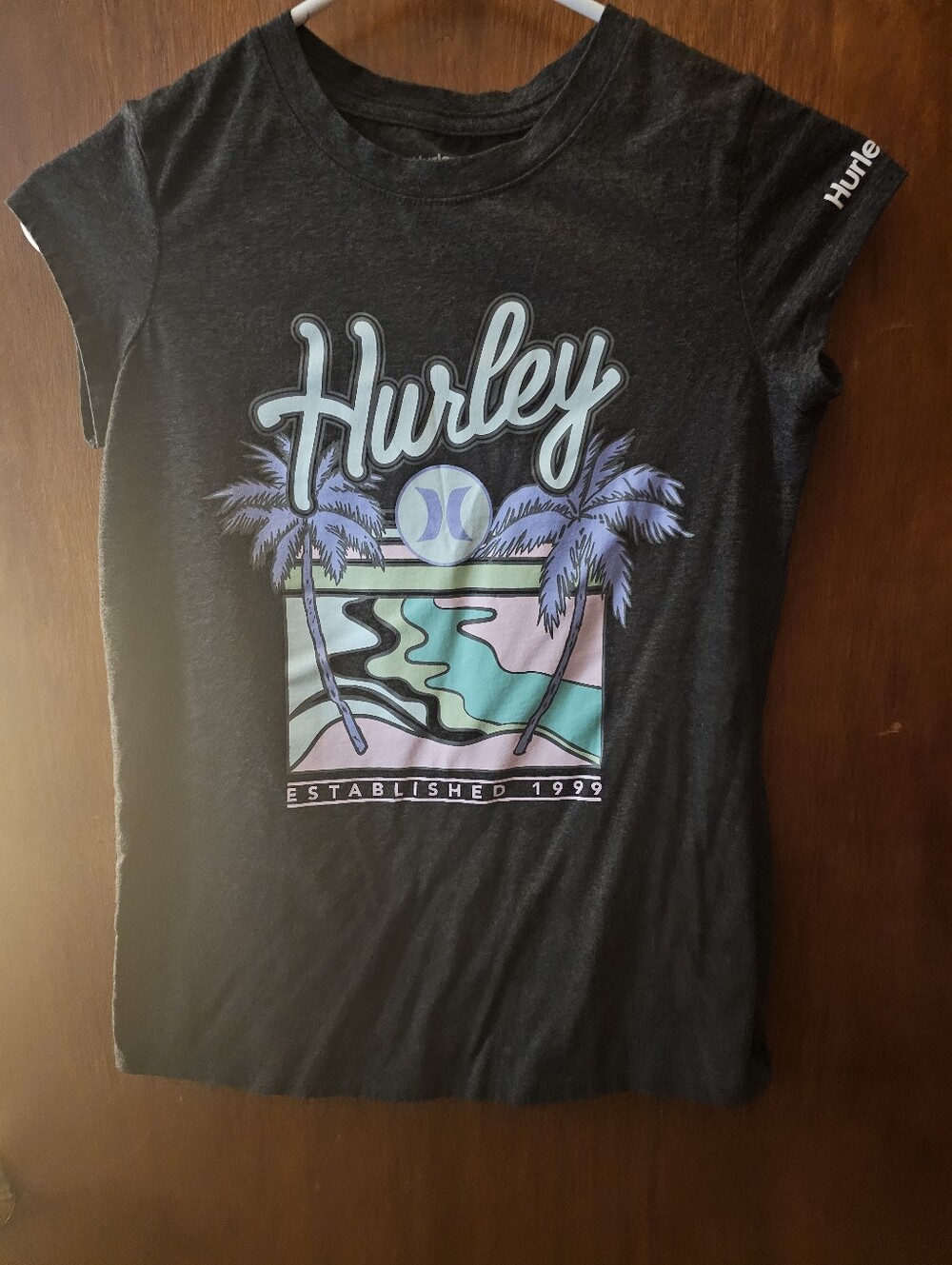 Hurley Girls’ Retro Beach Palm Tree Sunset Graphic T-Shirt – Size Large